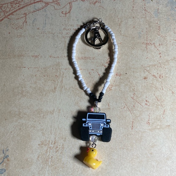 Silicone 4x4 Jeep Duck Rearview Mirror Charm-Keychain-Bag Charm-Beaded Bracelet - Picture 1 of 6